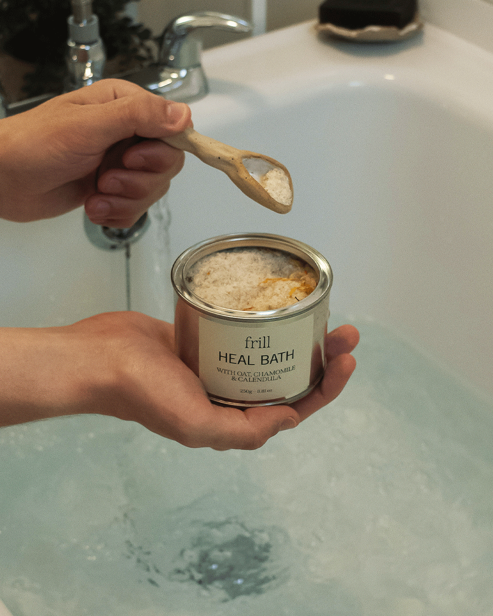 Frill Heal Bath with Oat, Chamomile & Calendula